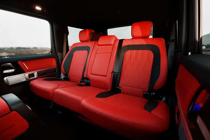 https://driveme-uae-kings.s3.me-central-1.amazonaws.com/media/images/cars/kings-uae-car-00b88778-92b3-4ddf-90dc-4dc45be9959c_preview.webp