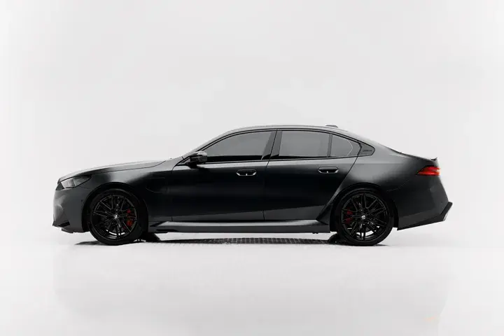 https://driveme-uae-kings.s3.me-central-1.amazonaws.com/media/images/cars/kings-uae-car-01fc47ea-a732-447a-bc63-6400fb3965f2_preview.webp