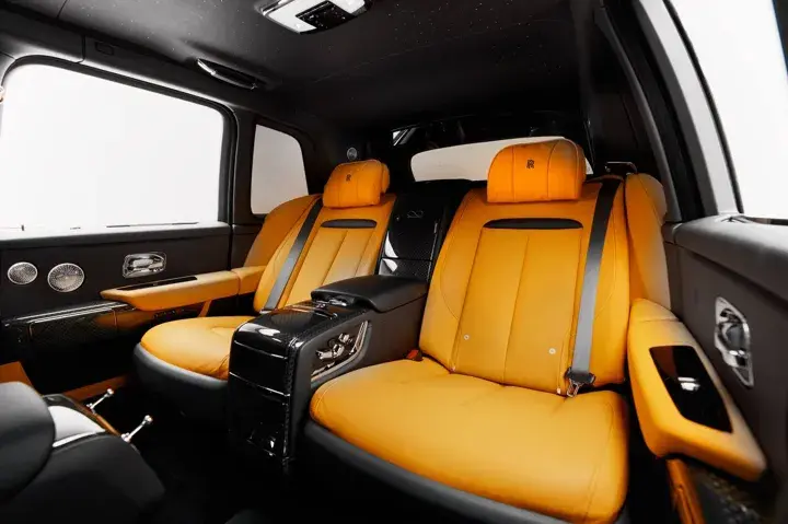 https://driveme-uae-kings.s3.me-central-1.amazonaws.com/media/images/cars/kings-uae-car-02394898-26ec-410e-a0bd-6fe60c49db07_preview.webp