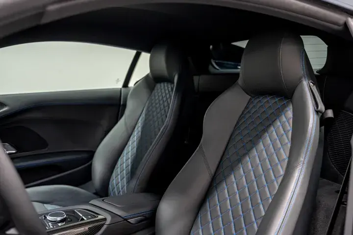 https://driveme-uae-kings.s3.me-central-1.amazonaws.com/media/images/cars/kings-uae-car-0436ac4b-f5a2-4308-8110-aa9dd72d25de_preview.webp