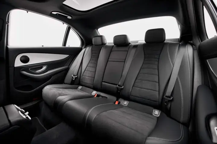 https://driveme-uae-kings.s3.me-central-1.amazonaws.com/media/images/cars/kings-uae-car-0567e930-6adf-4b97-a23c-0f9d16264422_preview.webp