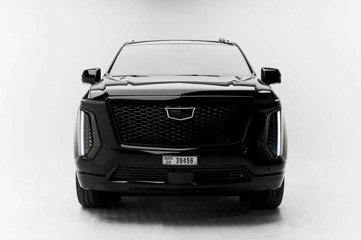 https://driveme-uae-kings.s3.me-central-1.amazonaws.com/media/images/cars/kings-uae-car-073bcf29-37e5-4f67-8bc0-1749d99da078.webp