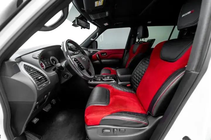 https://driveme-uae-kings.s3.me-central-1.amazonaws.com/media/images/cars/kings-uae-car-07f0c021-e2c4-408e-a51a-eb5232f25444_preview.webp