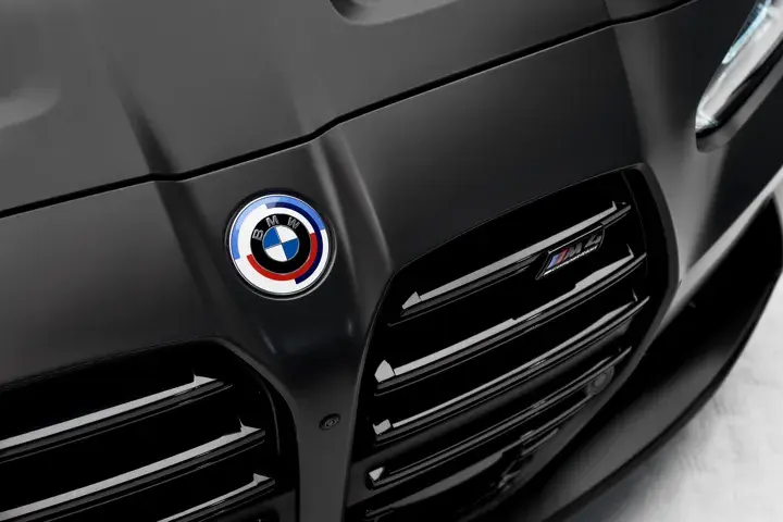 https://driveme-uae-kings.s3.me-central-1.amazonaws.com/media/images/cars/kings-uae-car-0ae526e6-4ba3-426d-be77-2c24b86339e5_preview.webp