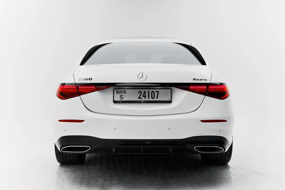 https://driveme-uae-kings.s3.me-central-1.amazonaws.com/media/images/cars/kings-uae-car-0bc82ada-f03c-4094-8e15-8ca5120bd099.webp