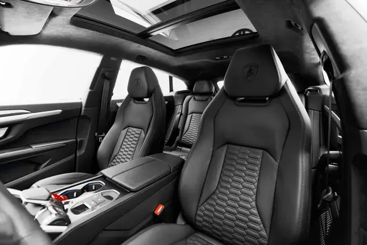 https://driveme-uae-kings.s3.me-central-1.amazonaws.com/media/images/cars/kings-uae-car-10371489-6703-4e91-b7e9-87b7b497d2ad_preview.webp