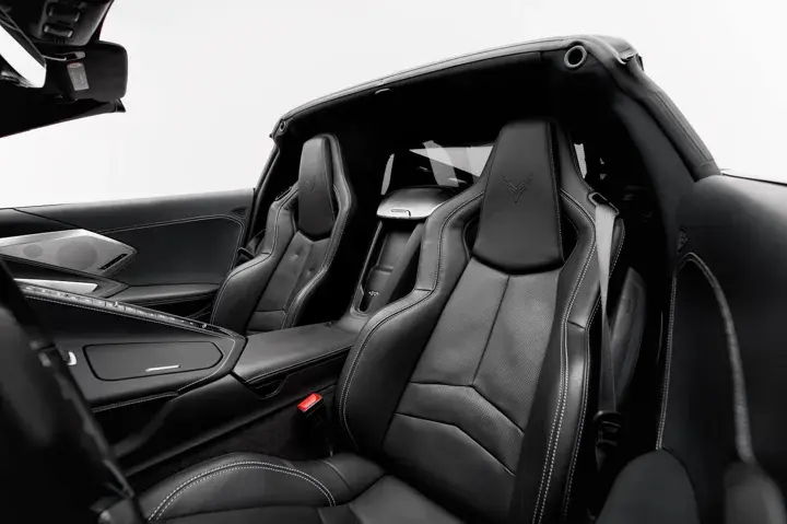 https://driveme-uae-kings.s3.me-central-1.amazonaws.com/media/images/cars/kings-uae-car-11e0686d-1a31-4645-b896-90abf34230ab_preview.webp