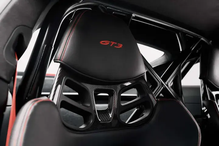 https://driveme-uae-kings.s3.me-central-1.amazonaws.com/media/images/cars/kings-uae-car-1ecde79f-bb34-41e3-810b-e50744896519_preview.webp