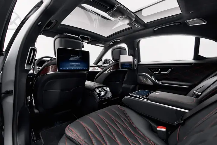 https://driveme-uae-kings.s3.me-central-1.amazonaws.com/media/images/cars/kings-uae-car-2f6403b9-b815-454e-b6d3-476d840aa93c_preview.webp