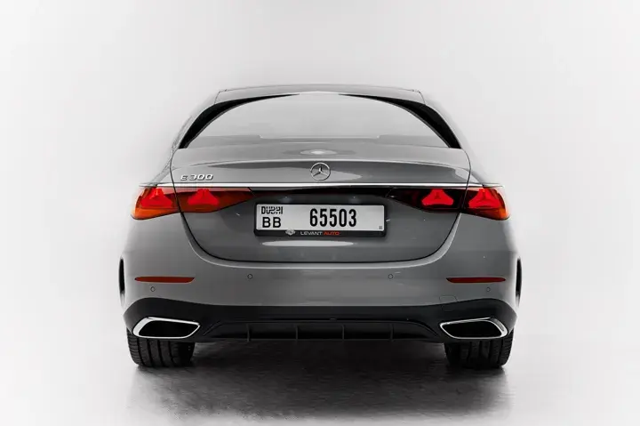 https://driveme-uae-kings.s3.me-central-1.amazonaws.com/media/images/cars/kings-uae-car-2ff474d0-d799-4bec-8b71-11d84b7af28b_preview.webp