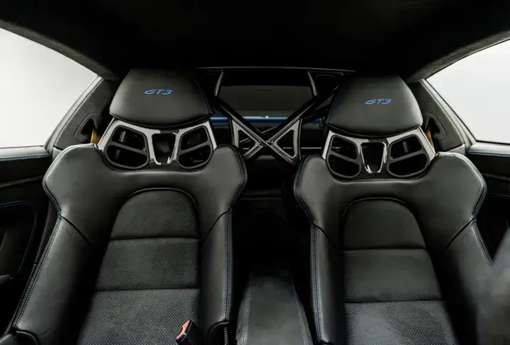 https://driveme-uae-kings.s3.me-central-1.amazonaws.com/media/images/cars/kings-uae-car-330c5313-ad7e-49e5-9d65-59906e5ec3c6_preview.webp