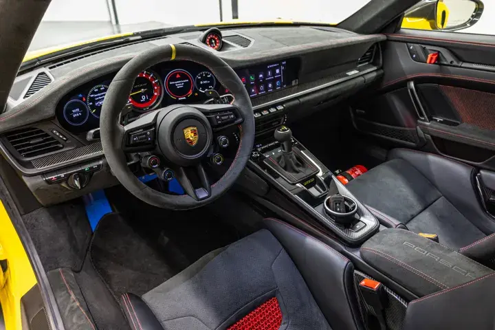 https://driveme-uae-kings.s3.me-central-1.amazonaws.com/media/images/cars/kings-uae-car-45adc94c-bfea-4c12-a07a-ce3b03c20976_preview.webp