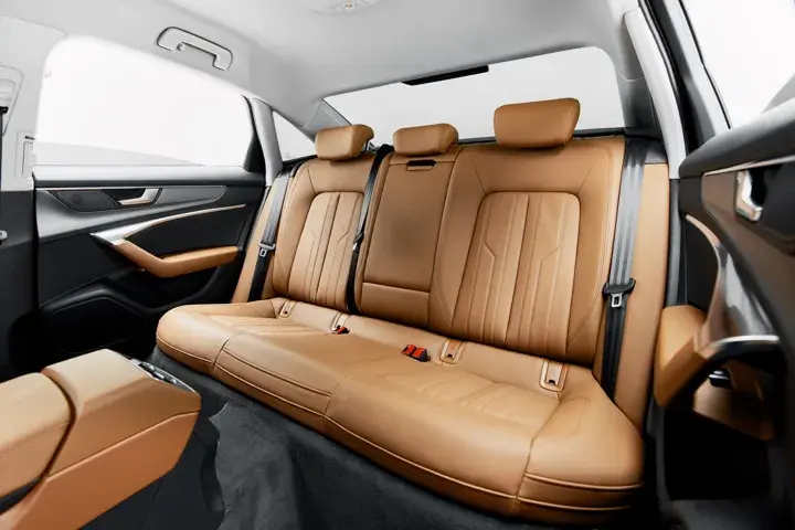 https://driveme-uae-kings.s3.me-central-1.amazonaws.com/media/images/cars/kings-uae-car-46ee7abc-f7ef-4fbc-b666-3d8a03f499ae_preview.webp