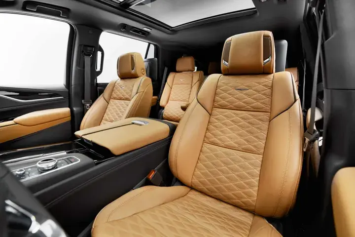 https://driveme-uae-kings.s3.me-central-1.amazonaws.com/media/images/cars/kings-uae-car-4e266907-506d-419c-8017-64ff872301fa_preview.webp