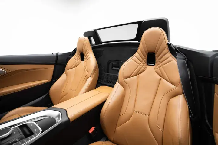 https://driveme-uae-kings.s3.me-central-1.amazonaws.com/media/images/cars/kings-uae-car-54743844-a3d7-4362-bbc6-955b7a52ba4c_preview.webp