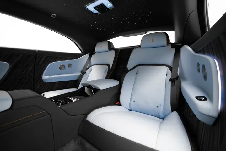 https://driveme-uae-kings.s3.me-central-1.amazonaws.com/media/images/cars/kings-uae-car-5ca490c7-7467-4f3e-8858-7bb30d6b7778_preview.webp