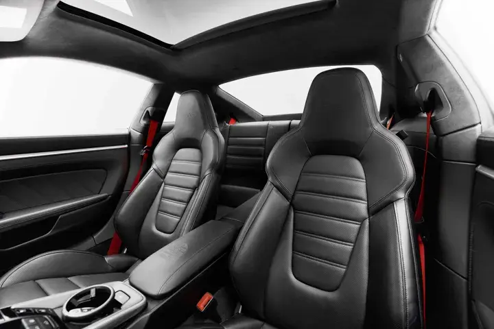 https://driveme-uae-kings.s3.me-central-1.amazonaws.com/media/images/cars/kings-uae-car-5ddba3e2-2564-4fe6-8c79-5c6e29400ba8_preview.webp