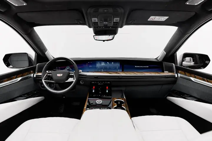 https://driveme-uae-kings.s3.me-central-1.amazonaws.com/media/images/cars/kings-uae-car-5f12e7e6-bd3f-4c8f-aad3-69cdd0b76a52_preview.webp