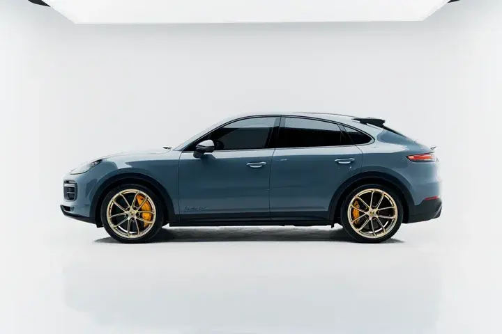 https://driveme-uae-kings.s3.me-central-1.amazonaws.com/media/images/cars/kings-uae-car-6125ecc7-205f-46ad-9c59-07da334bb5c9_preview.webp