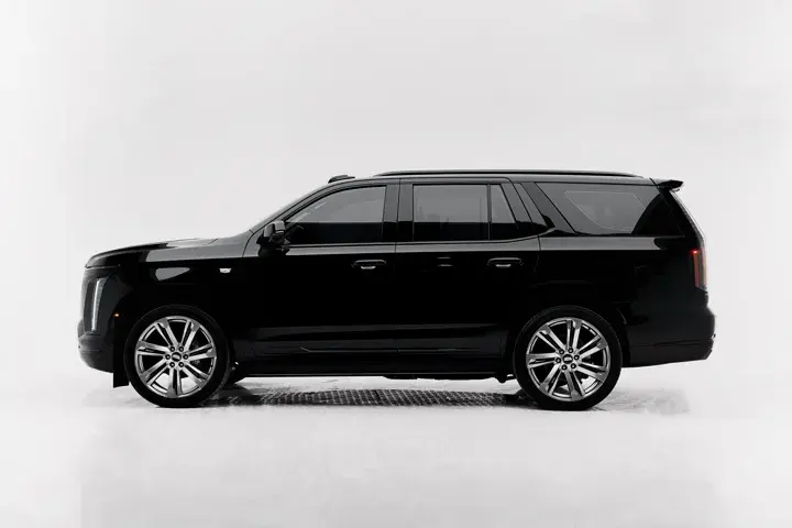 https://driveme-uae-kings.s3.me-central-1.amazonaws.com/media/images/cars/kings-uae-car-69daee08-9d14-4107-b961-4b3d0df1c2da_preview.webp