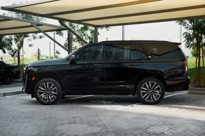 https://driveme-uae-kings.s3.me-central-1.amazonaws.com/media/images/cars/kings-uae-car-6b4a725d-e4f9-455f-9cdc-16779ecbaa82_preview.webp