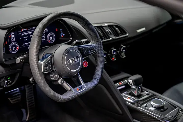 https://driveme-uae-kings.s3.me-central-1.amazonaws.com/media/images/cars/kings-uae-car-6fad9603-fdac-49f7-83f9-907a3cd207aa_preview.webp