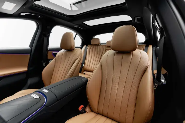 https://driveme-uae-kings.s3.me-central-1.amazonaws.com/media/images/cars/kings-uae-car-71f9a975-672c-462b-94a5-b5be9648419f_preview.webp