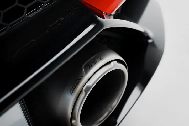 https://driveme-uae-kings.s3.me-central-1.amazonaws.com/media/images/cars/kings-uae-car-72c30589-9172-4897-83bf-b3c8cca90dcc_preview.webp