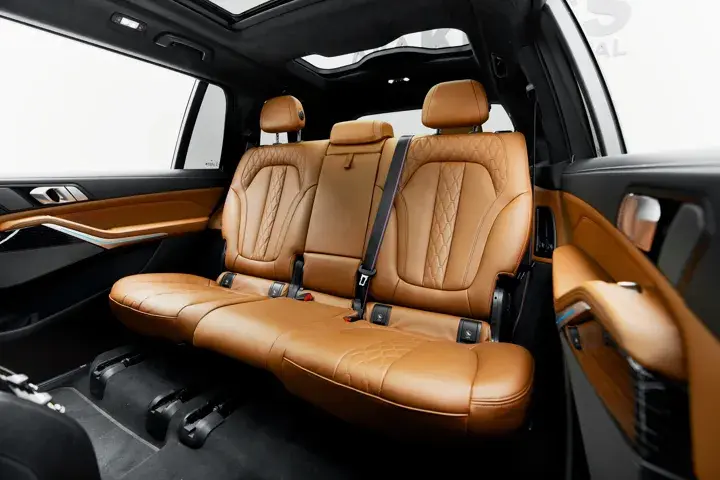 https://driveme-uae-kings.s3.me-central-1.amazonaws.com/media/images/cars/kings-uae-car-7e3a50e8-e7ba-4779-84be-0236799314de_preview.webp