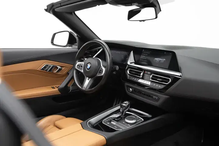 https://driveme-uae-kings.s3.me-central-1.amazonaws.com/media/images/cars/kings-uae-car-7e59af77-a5ae-45e5-8988-0b5a207d9221_preview.webp