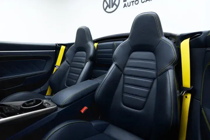 https://driveme-uae-kings.s3.me-central-1.amazonaws.com/media/images/cars/kings-uae-car-82457f65-abc1-4016-a7c3-8a1c20d3a241_preview.webp