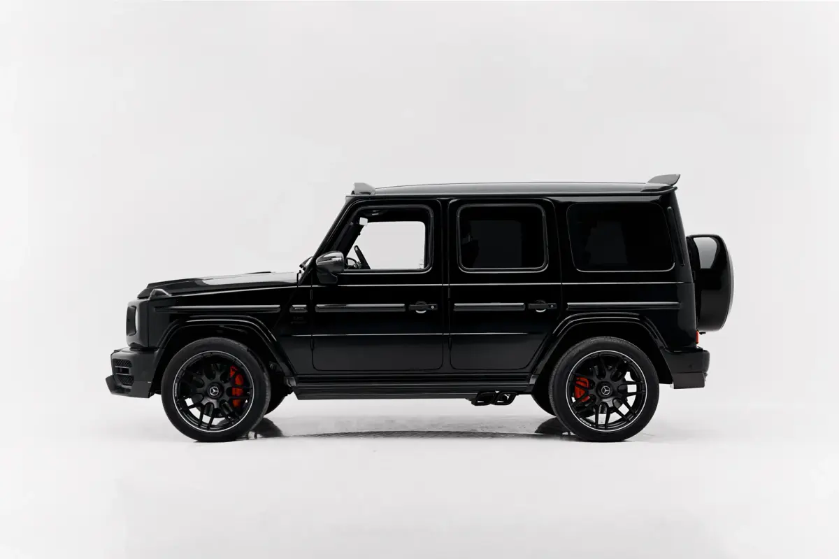 https://driveme-uae-kings.s3.me-central-1.amazonaws.com/media/images/cars/kings-uae-car-85e78c3f-fb0b-4778-a6dd-bb558a284dd3.webp