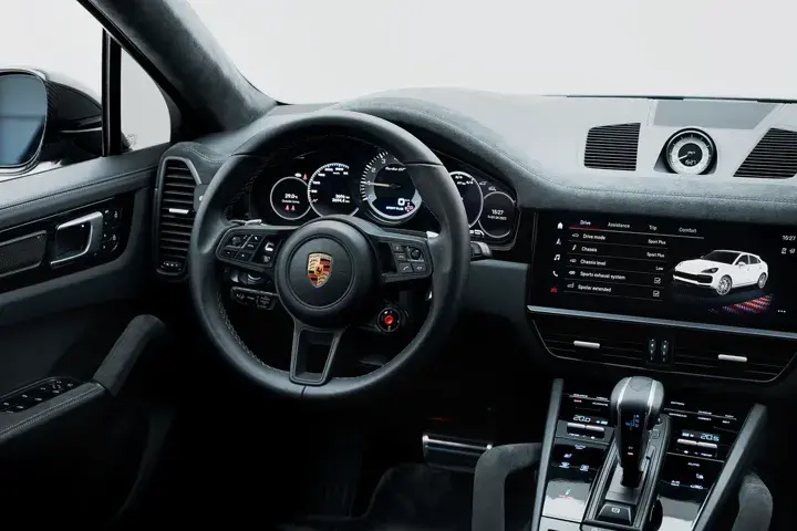 https://driveme-uae-kings.s3.me-central-1.amazonaws.com/media/images/cars/kings-uae-car-8e035ea5-876c-4b05-b176-44348240e75e_preview.webp