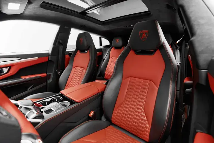 https://driveme-uae-kings.s3.me-central-1.amazonaws.com/media/images/cars/kings-uae-car-90f0a766-7c08-4dc3-9ec4-c2a559b5ac5a_preview.webp
