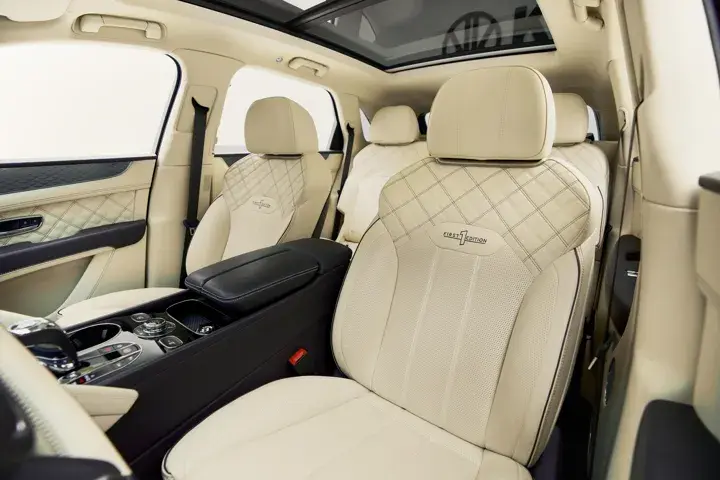 https://driveme-uae-kings.s3.me-central-1.amazonaws.com/media/images/cars/kings-uae-car-91942611-c164-4299-8033-0a63d1cdb9a7_preview.webp