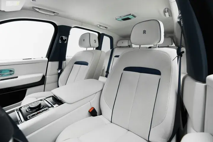 https://driveme-uae-kings.s3.me-central-1.amazonaws.com/media/images/cars/kings-uae-car-93ae2aa6-60d5-4553-a9c6-7c28f92f4c97_preview.webp