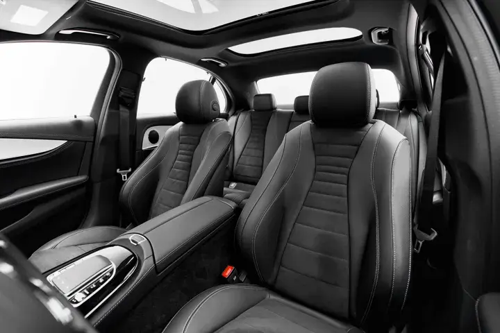 https://driveme-uae-kings.s3.me-central-1.amazonaws.com/media/images/cars/kings-uae-car-980f9c2b-62e8-44d2-820d-44bb5c515e33_preview.webp