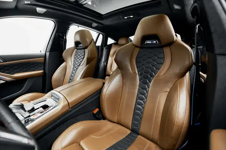 https://driveme-uae-kings.s3.me-central-1.amazonaws.com/media/images/cars/kings-uae-car-a7b7698e-89ae-4f9f-a132-28b72f2dbadc_preview.webp