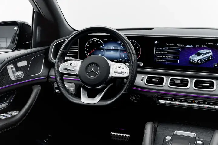 https://driveme-uae-kings.s3.me-central-1.amazonaws.com/media/images/cars/kings-uae-car-aa0d5a79-a2eb-46f4-aa49-089164b34fc9_preview.webp