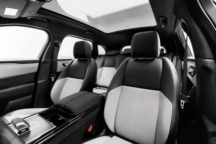 https://driveme-uae-kings.s3.me-central-1.amazonaws.com/media/images/cars/kings-uae-car-ac7beeeb-0e4b-4527-a13b-1133a6b1d0cd_preview.webp