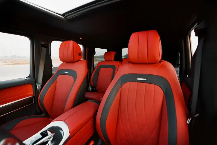 https://driveme-uae-kings.s3.me-central-1.amazonaws.com/media/images/cars/kings-uae-car-bc67ba8c-19ac-4ec1-aca9-69eeb30bfcc4_preview.webp