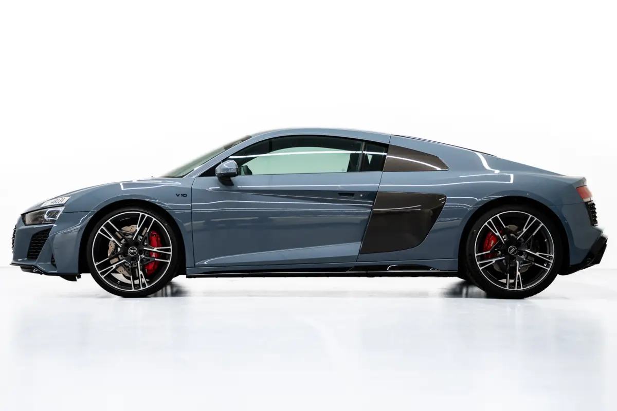 https://driveme-uae-kings.s3.me-central-1.amazonaws.com/media/images/cars/kings-uae-car-bd758668-dc3c-4d27-8b97-0dbc70e320d0.webp