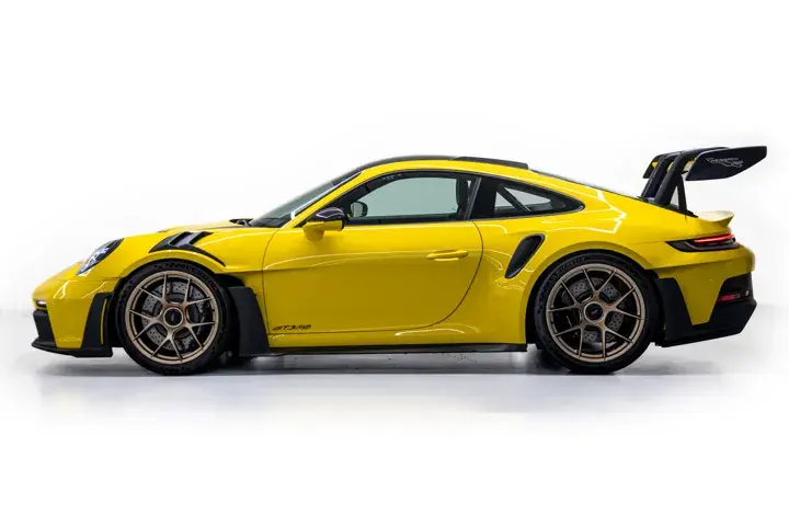 https://driveme-uae-kings.s3.me-central-1.amazonaws.com/media/images/cars/kings-uae-car-c496c0e2-c65d-4968-8ef9-9dbe7322ef6e_preview.webp
