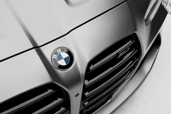 https://driveme-uae-kings.s3.me-central-1.amazonaws.com/media/images/cars/kings-uae-car-c703063a-16a1-4214-87d3-bdc012dcd180_preview.webp