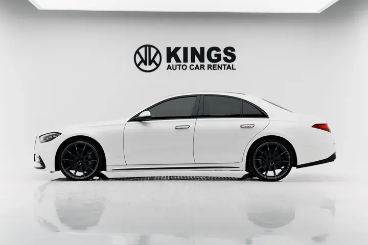 https://driveme-uae-kings.s3.me-central-1.amazonaws.com/media/images/cars/kings-uae-car-c7e3bed2-4ab1-4614-a595-88740df6ede9_preview.webp