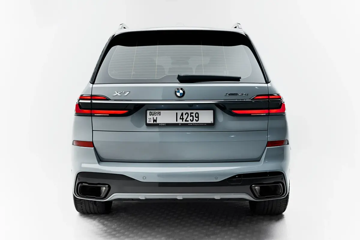 https://driveme-uae-kings.s3.me-central-1.amazonaws.com/media/images/cars/kings-uae-car-cae057bc-3965-452d-9753-f7d2c503d04a.webp