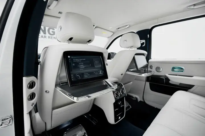 https://driveme-uae-kings.s3.me-central-1.amazonaws.com/media/images/cars/kings-uae-car-d0532cc6-00f5-42bf-ac9b-e3bafe5d52d3_preview.webp
