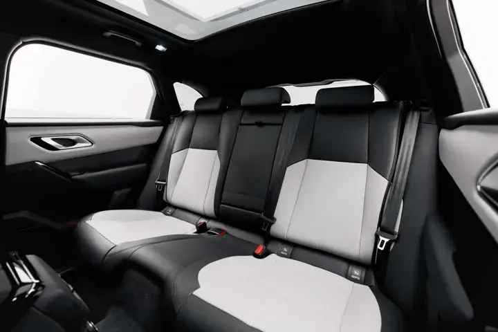 https://driveme-uae-kings.s3.me-central-1.amazonaws.com/media/images/cars/kings-uae-car-d12d5a35-dddd-4a6e-9025-0ba59e263678_preview.webp