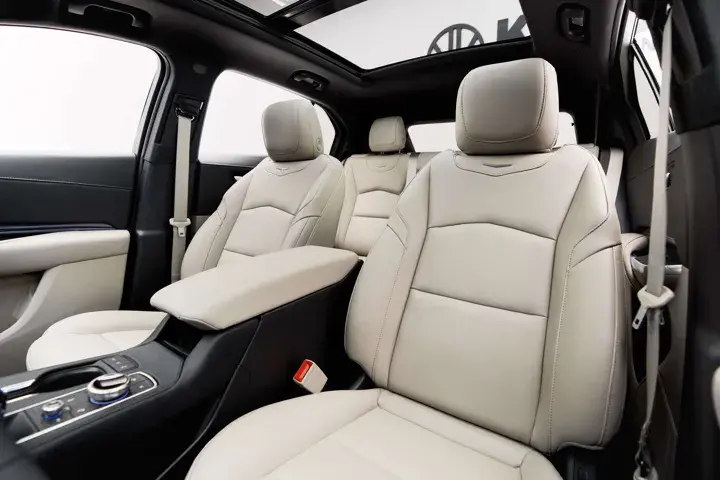 https://driveme-uae-kings.s3.me-central-1.amazonaws.com/media/images/cars/kings-uae-car-d58756c2-64e1-443c-b81b-118cb3aaad5c_preview.webp