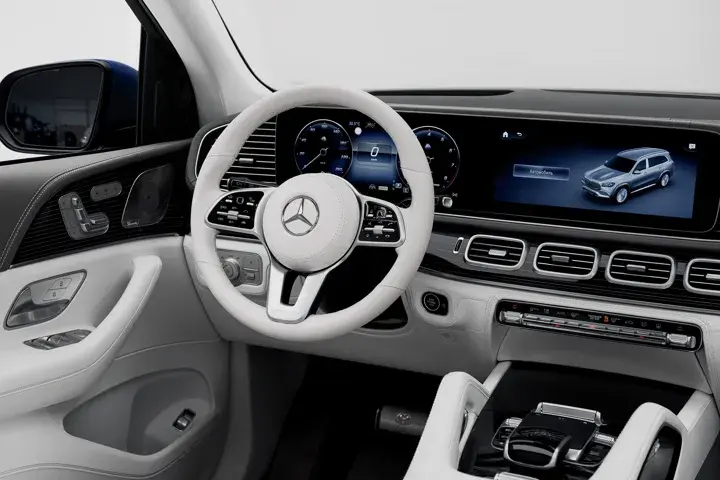 https://driveme-uae-kings.s3.me-central-1.amazonaws.com/media/images/cars/kings-uae-car-d6b50507-ee04-4c68-a5ba-bfd9e01b6f3e_preview.webp